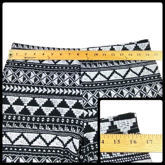 No Boundaries Aztec/Tribal Print Leggings Mesh Panels Black and White Juniors XL - Picture 7 of 12